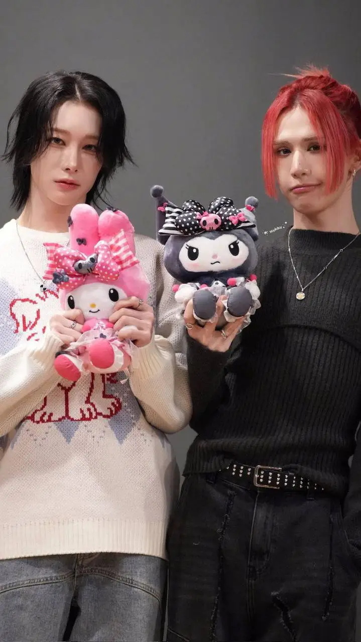 ai character: RUI✨ background