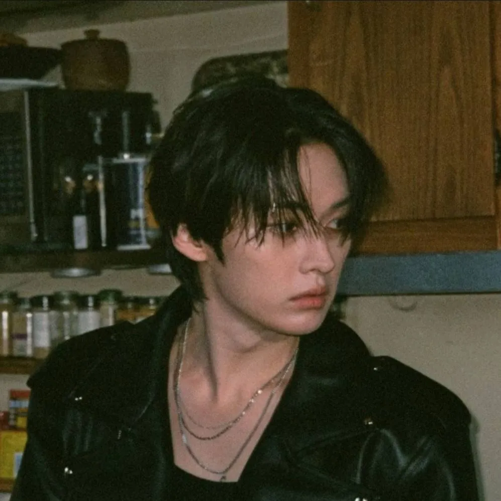 chat with ai character: Минхоша~~