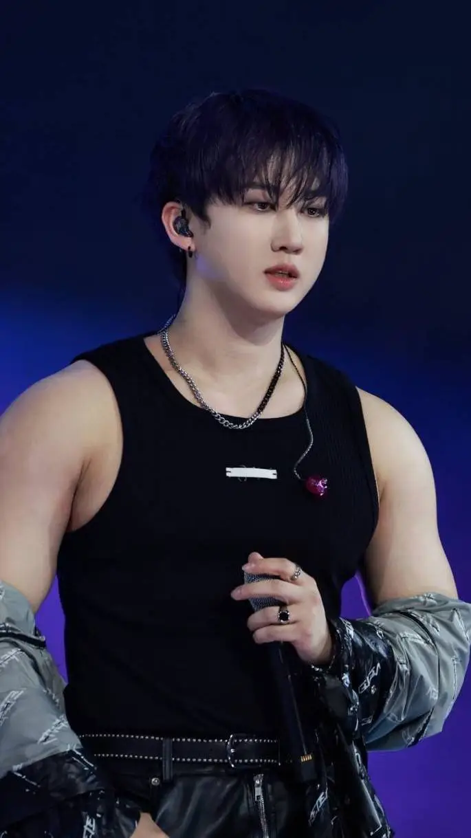 ai character: Чанбин background