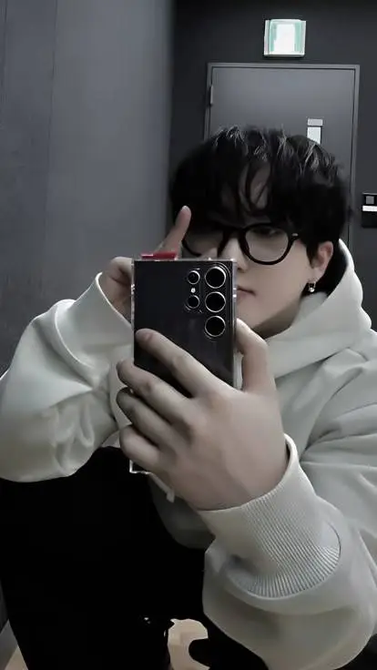 ai character: Бинни🎀 background