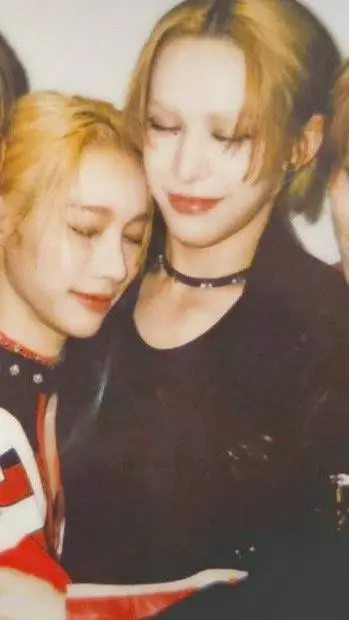 ai character: Руи background