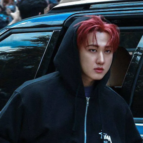 chat with ai character: Чанбин🩷