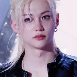 chat with ai character: Лика