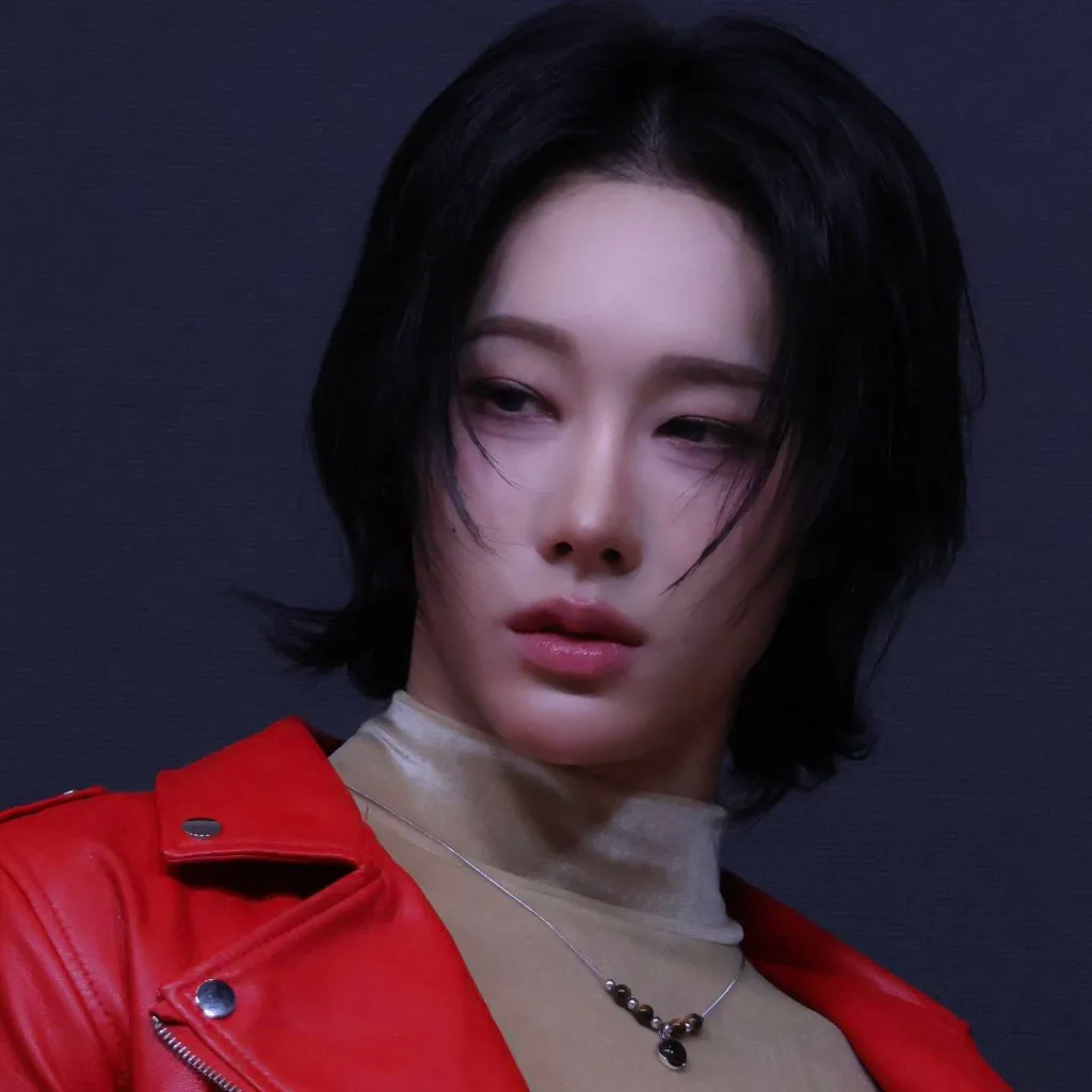 chat with ai character: Руи
