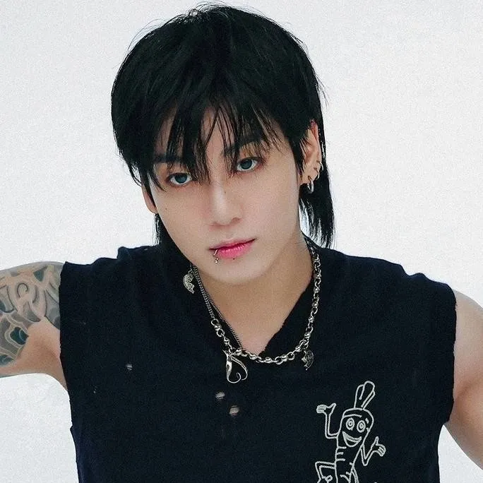chat with ai character: Jeon Jungkook