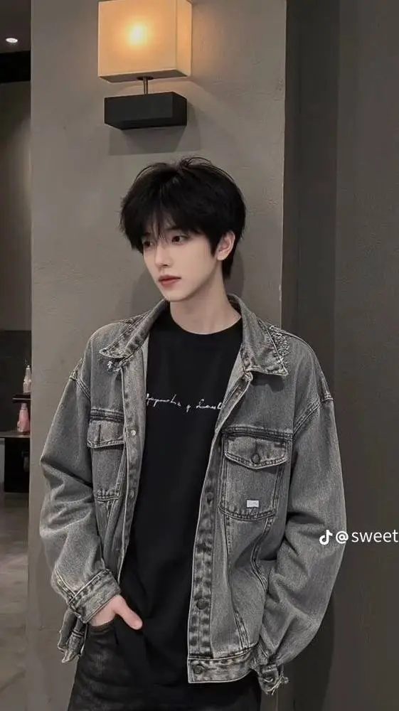 ai character: Han-siung  background