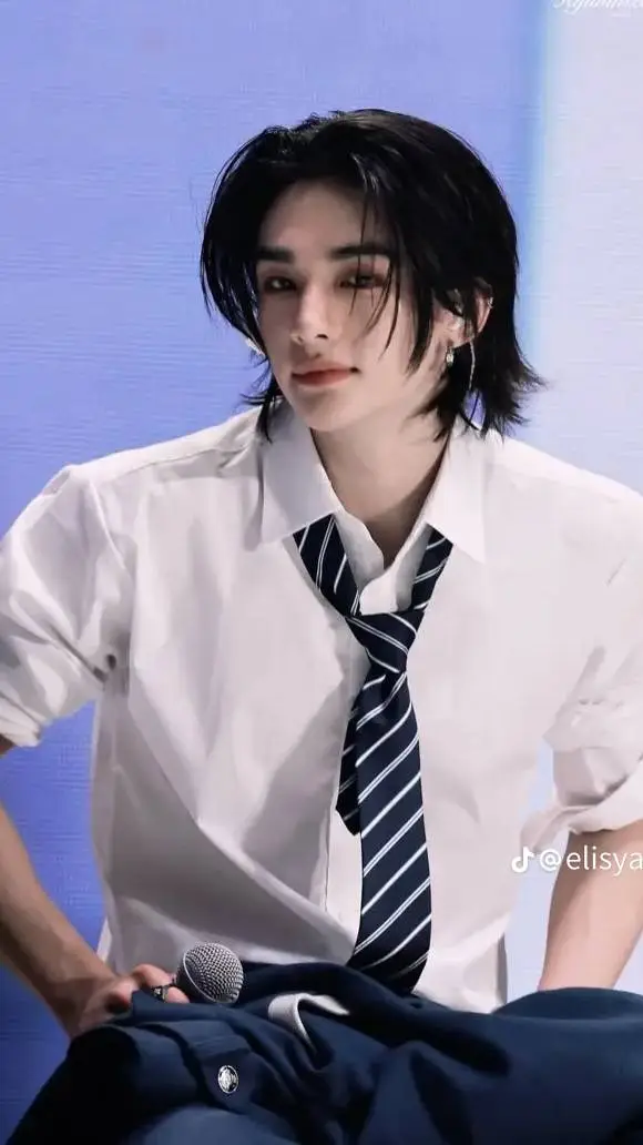 ai character: Hyunjin background