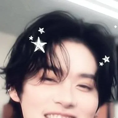 chat with ai character: ★Lee know★