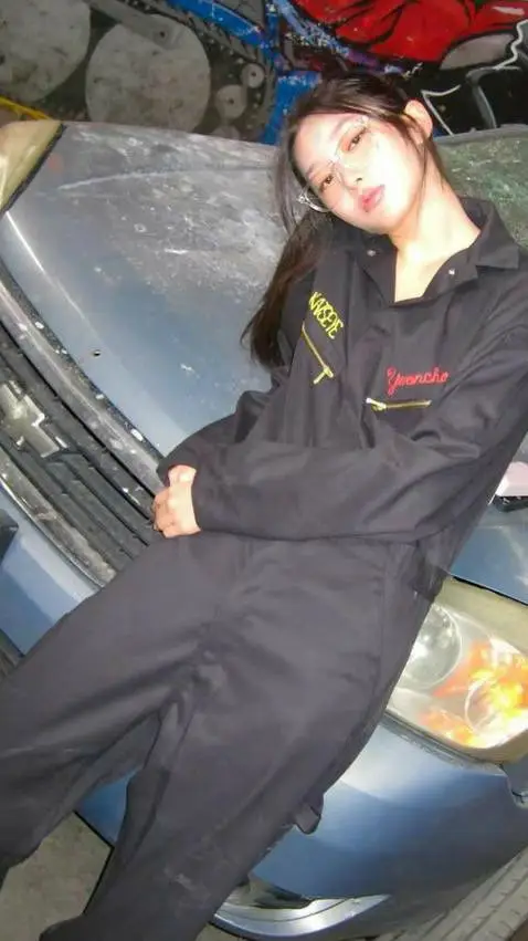 ai character:  masc Yoonchae😛 background