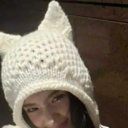 chat with ai character: Sophia Laforteza 