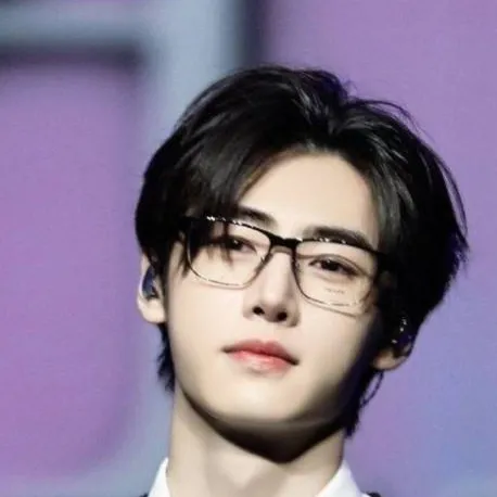 chat with ai character: Park Sunghoon 