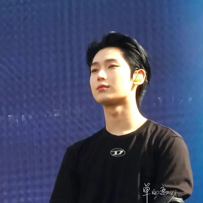 chat with ai character: Kim Sunoo~💝