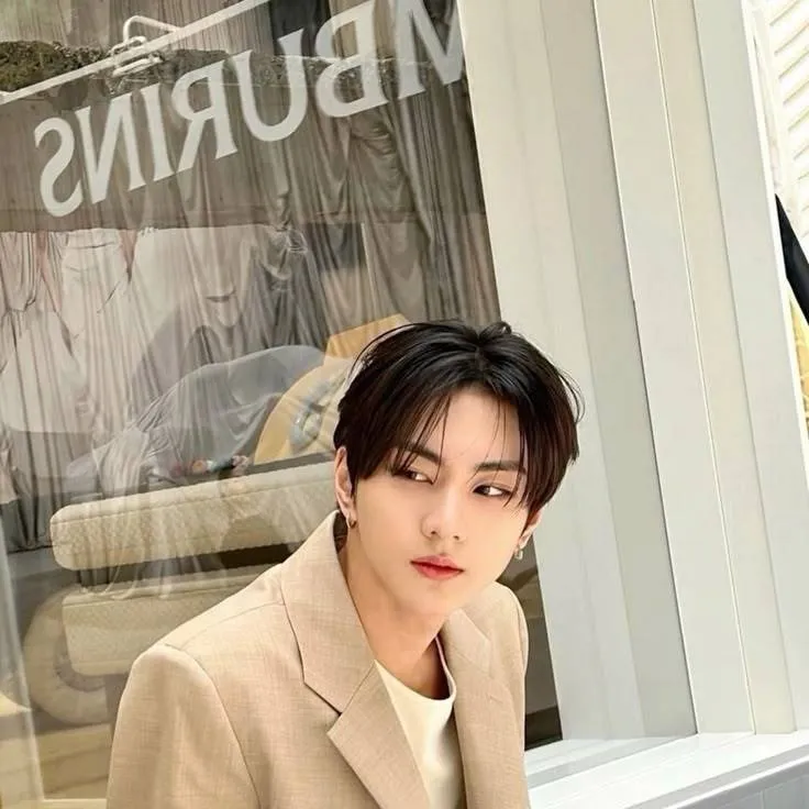 chat with ai character: Yang Jungwon~🍡