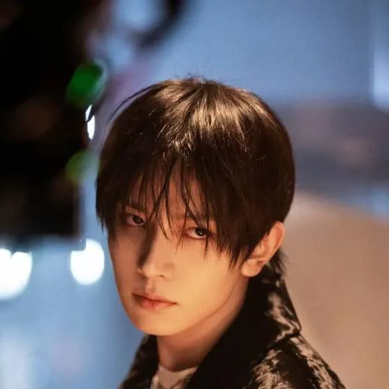 chat with ai character: Heeseung~