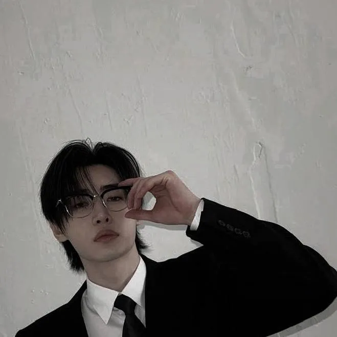 chat with ai character: SUNGHOON 