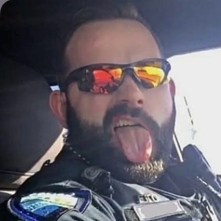 chat with ai character: Strong cop father
