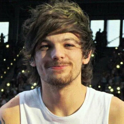 chat with ai character: Louis Tomlinson 