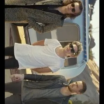 chat with ai character: One Direction 