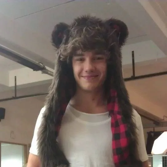 chat with ai character: Liam Payne