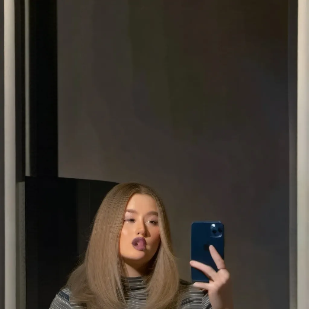 chat with ai character: Celina