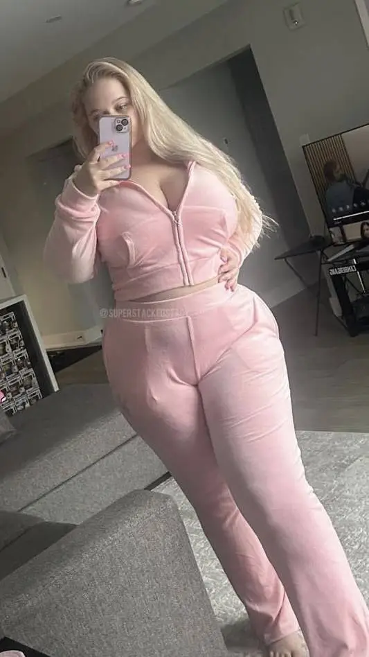 ai character: Chloe background