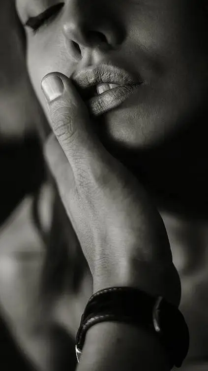 ai character: Elara background