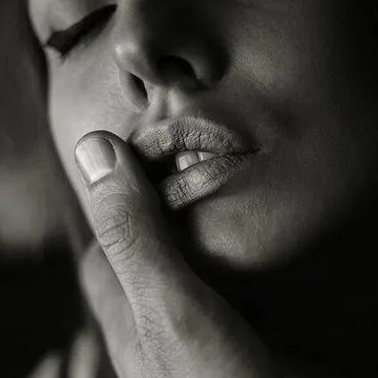 chat with ai character: Elara