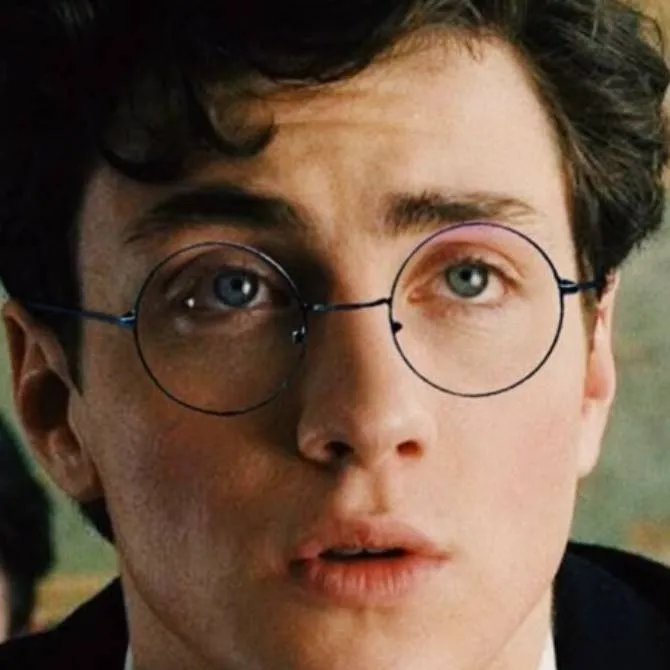 chat with ai character: James Potter