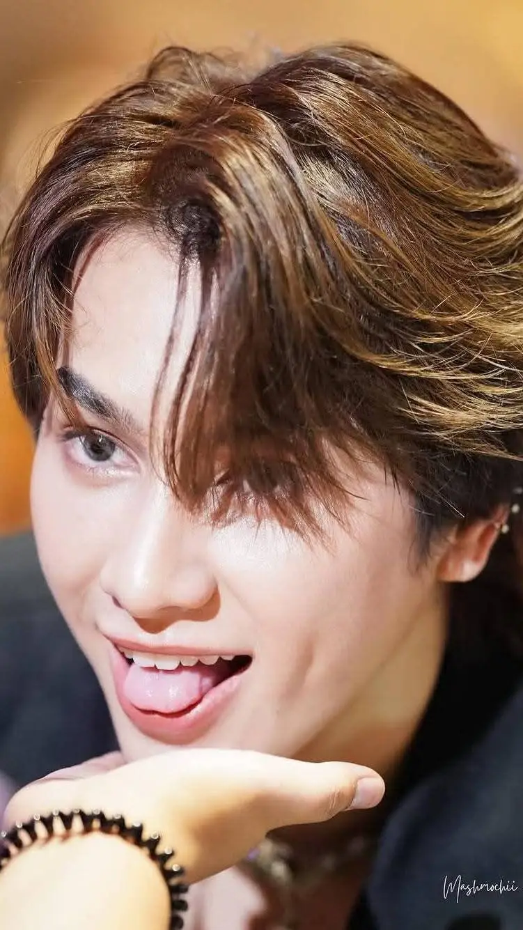 ai character: jaden background