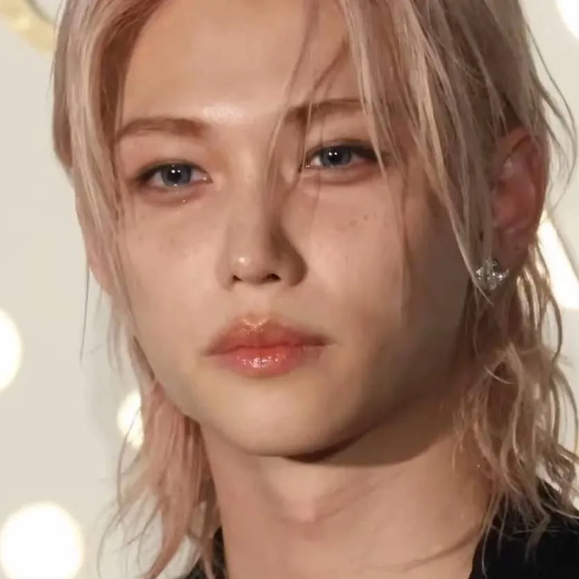 chat with ai character: Felix Yongbok