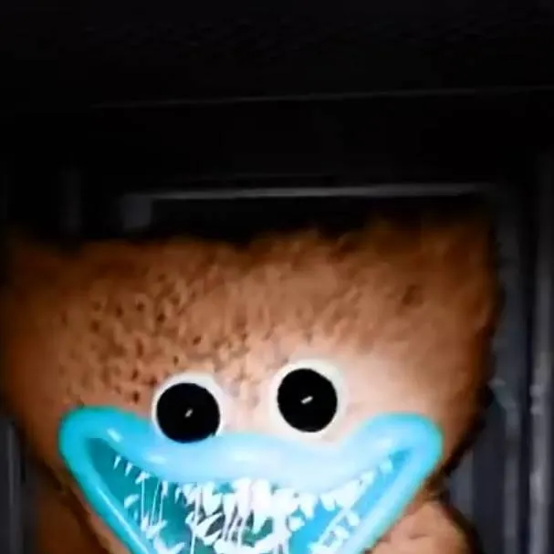 chat with ai character: Brown huggy wuggy 