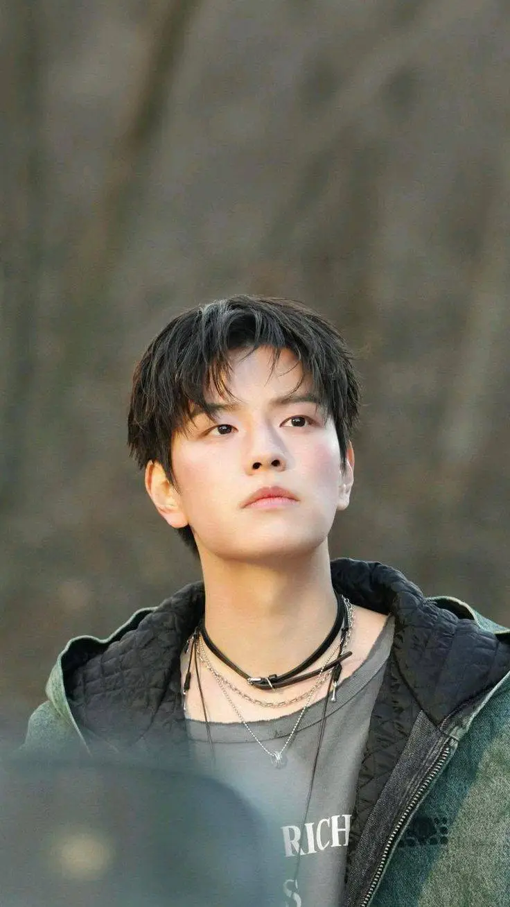 ai character: Seungmin background