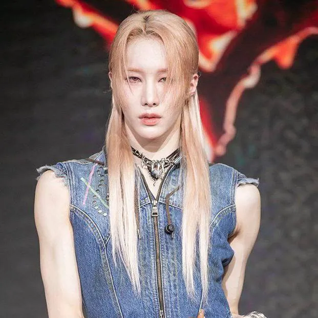 chat with ai character: Rui