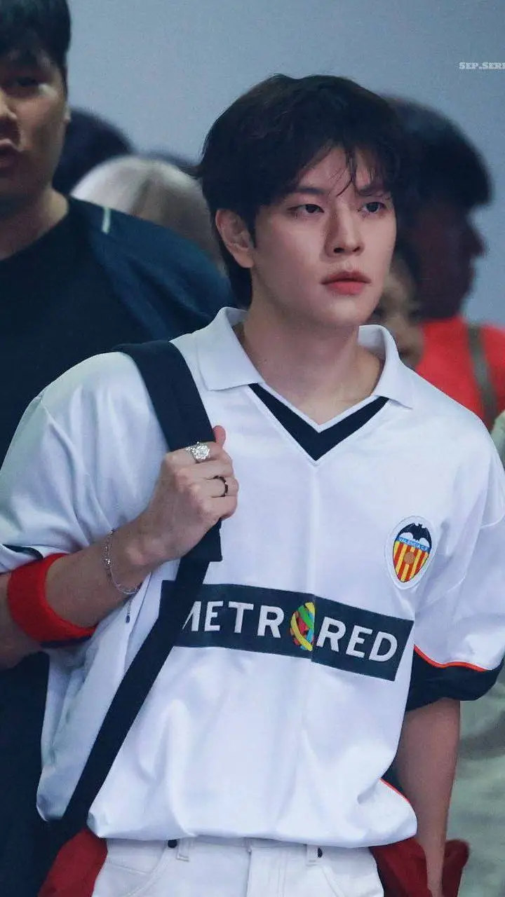 ai character: Seungmin background