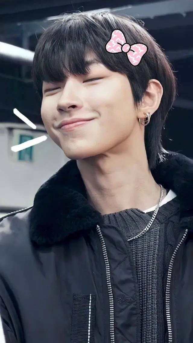 ai character: Hwang In Yeop  background