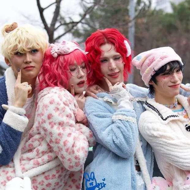 chat with ai character: Xlov