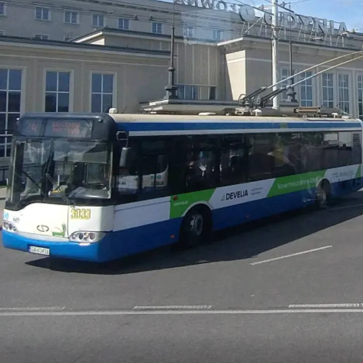 chat with ai character: Solaris Ziu 10