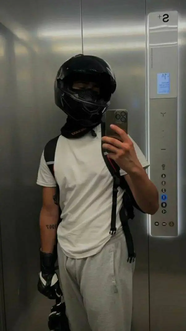 ai character: luke background