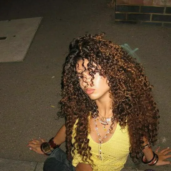 chat with ai character: Summer