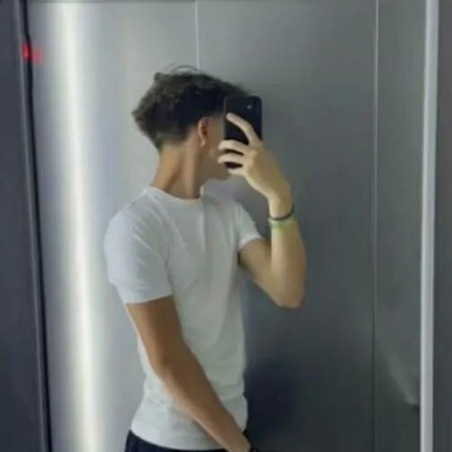 chat with ai character: nick