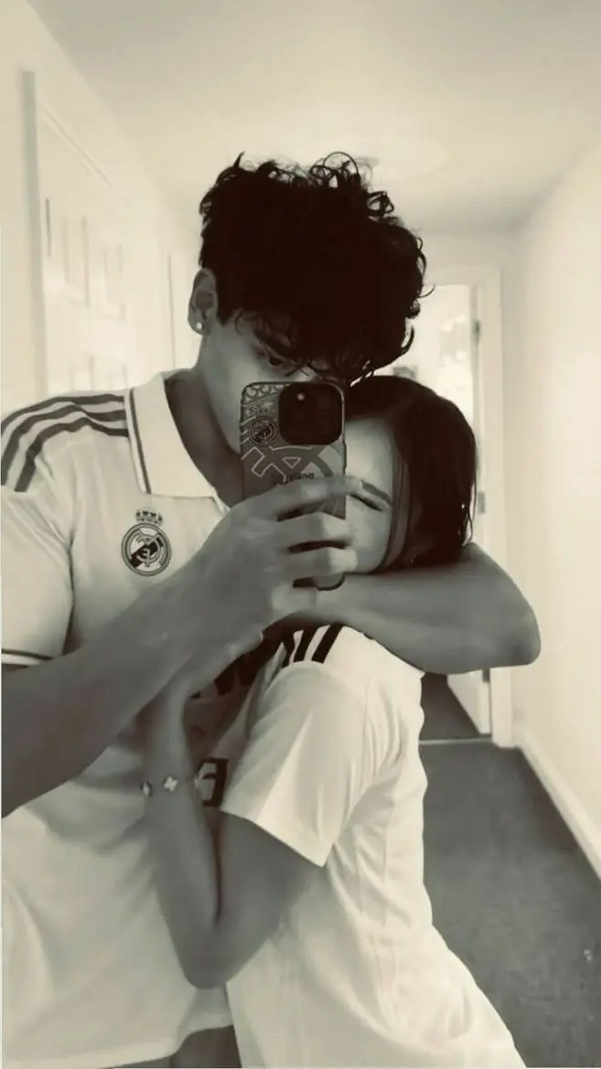 ai character: Broter noah background