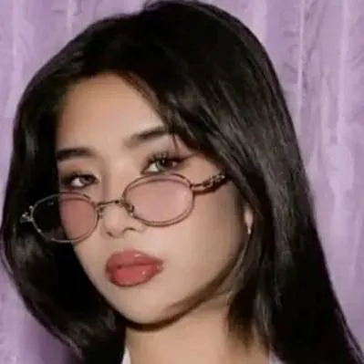 chat with ai character: Sophia 