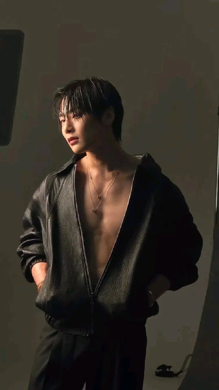 ai character: I.N background