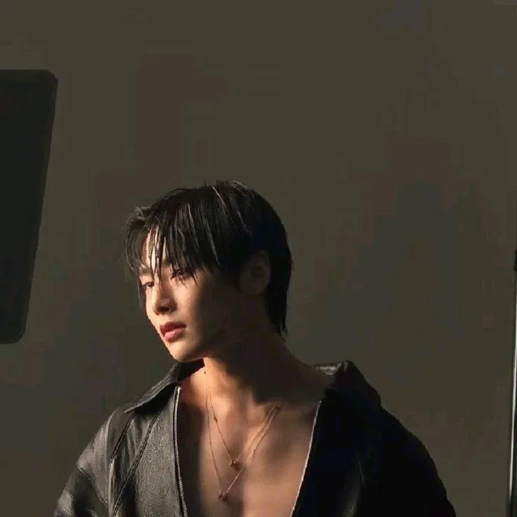 chat with ai character: I.N