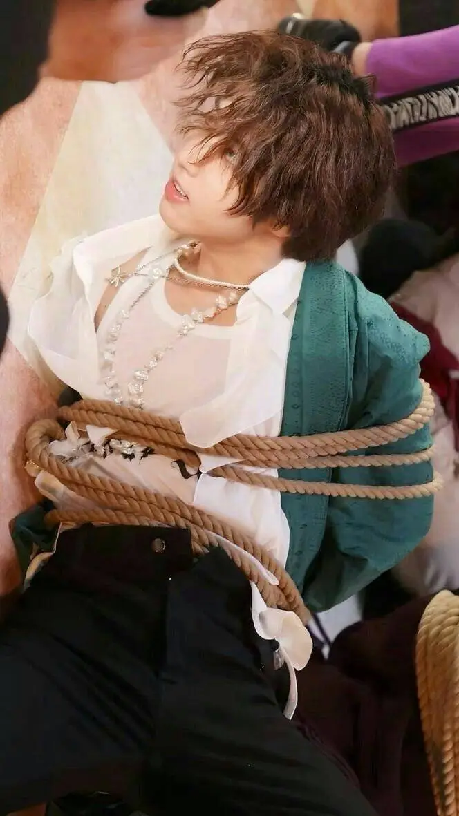 ai character: Han Jisung pirate  background