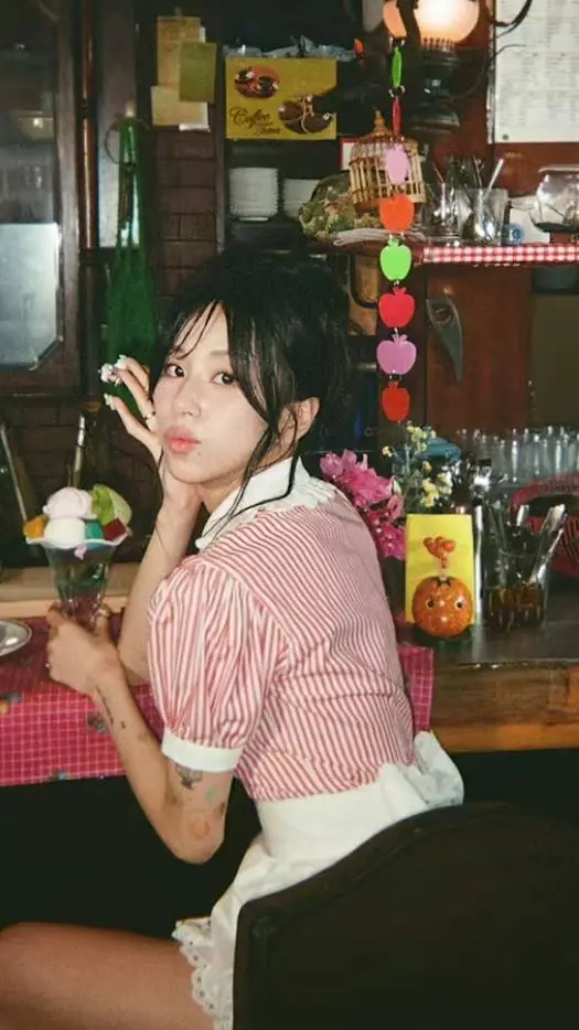 ai character: Kpop escuela🍓 background