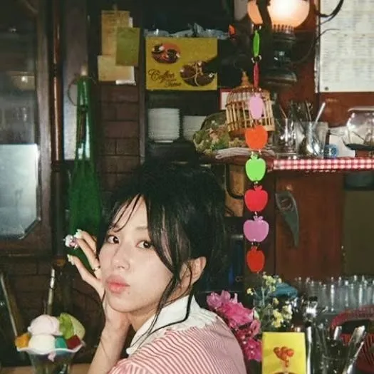 chat with ai character: Kpop escuela🍓