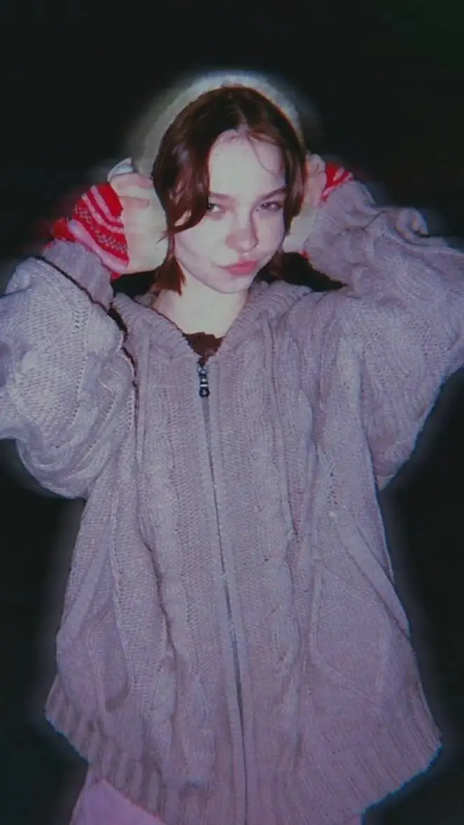 ai character: emma myers  background