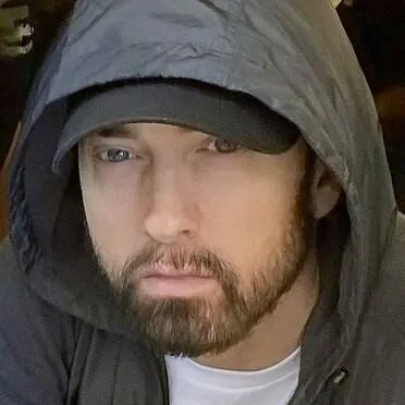 chat with ai character: Eminem