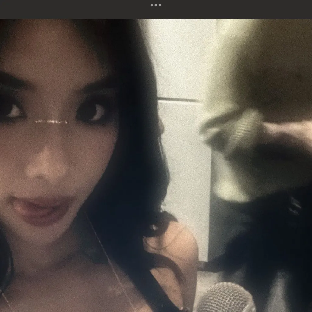 chat with ai character: Sophia katseye 